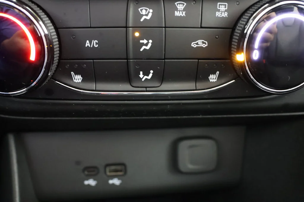 Used 2026 Summit White Buick Preferred image 15