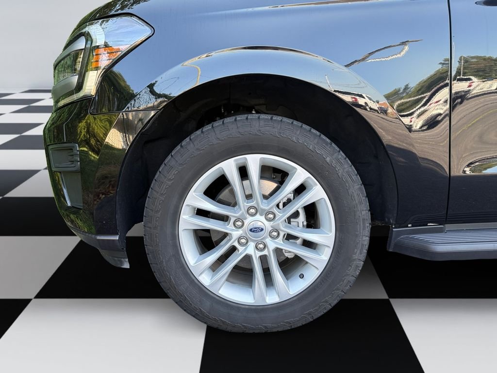 Used 2024 Black Ford XLT image 14