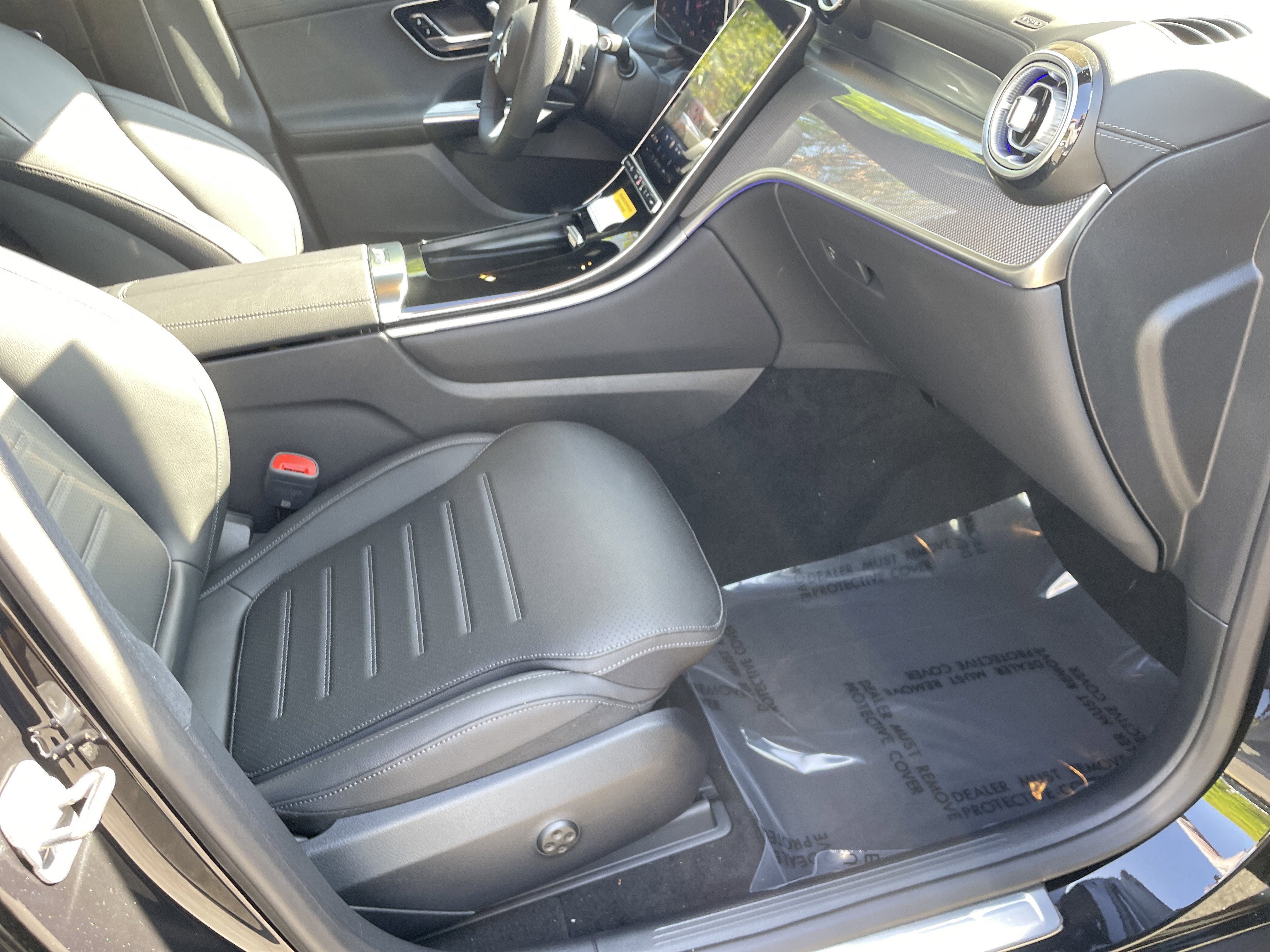 New 2026 Obsidian Black Metallic Mercedes-Benz GLC 300 4MATIC® Coupe image 43