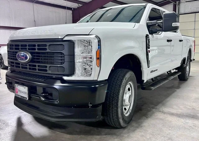 Used 2025 White Ford XL image 6