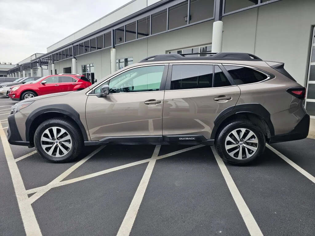 Used 2024 Brilliant Bronze Metallic Subaru Premium image 2