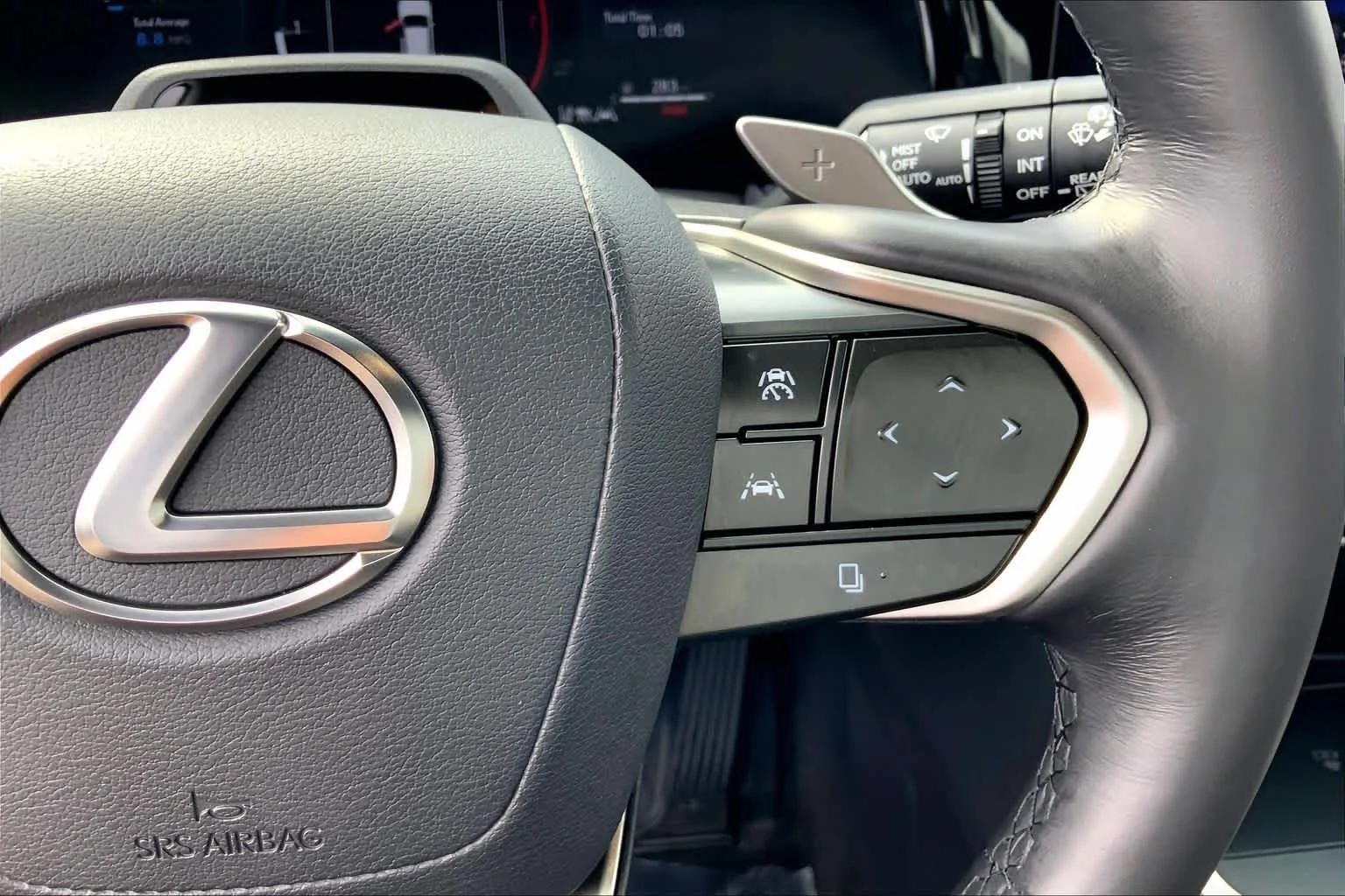 Certified Used 2025 WIND CHILL PEARL Lexus Luxury image 25