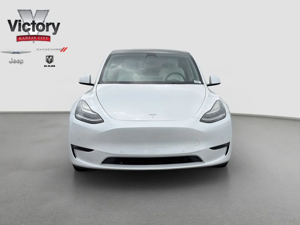 Used 2022 Tesla Model Y Long Range with VIN 7SAYGDEE6NF379561 for sale in Kansas City