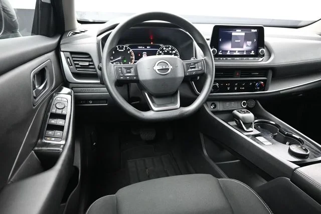 Used 2025 White Nissan S image 16