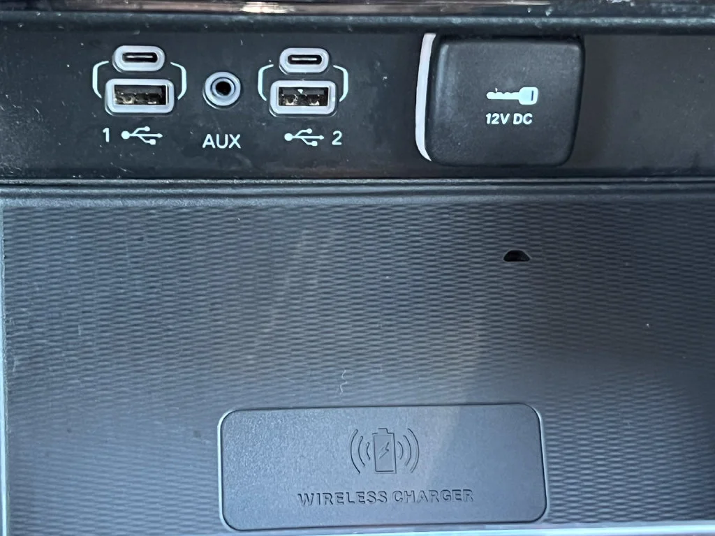 Used 2023 Black Jeep Laredo image 28