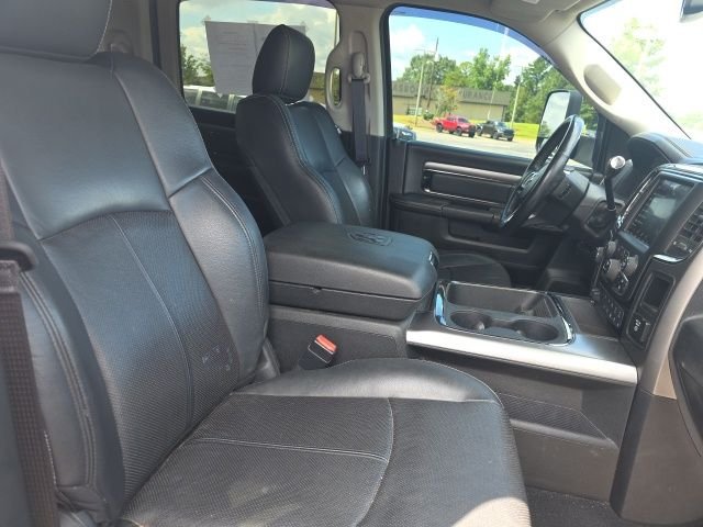 Used 2018 Brilliant Black Crystal Pearlcoat Ram Laramie image 12