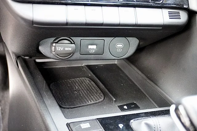 Used 2025 Gray Hyundai SEL Sport image 26