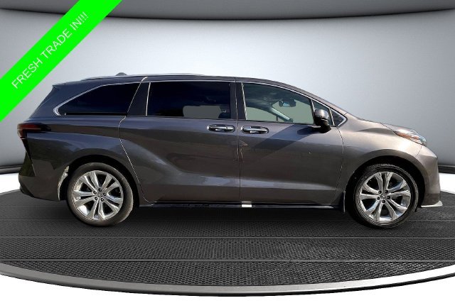 Used 2022 Gray Toyota Platinum image 4