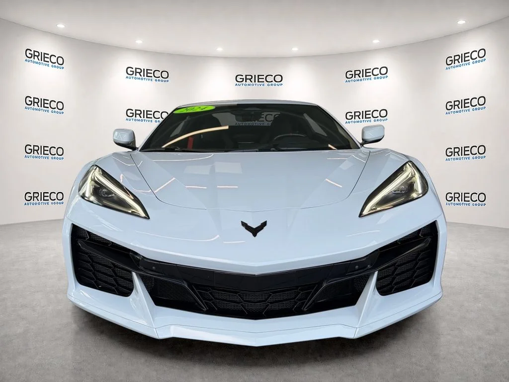 Used 2024 White Chevrolet Z06 image 2