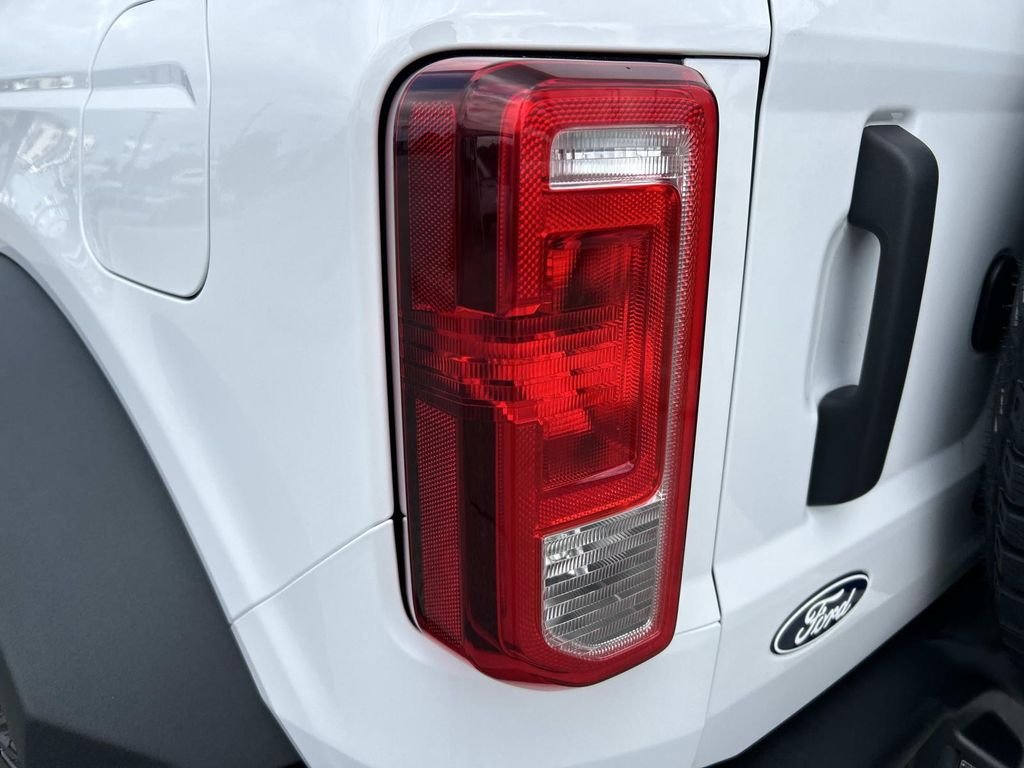 New 2026 Oxford White Ford Base image 11