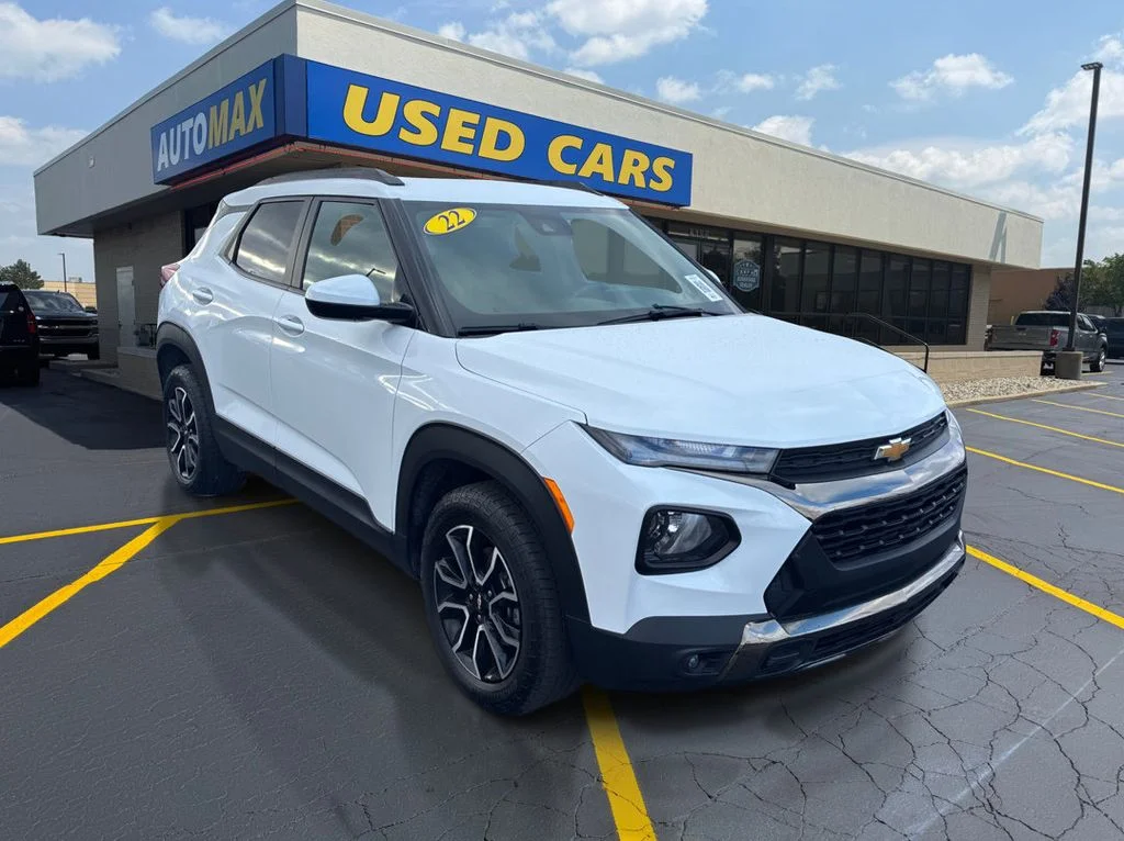 Used 2022 Summit White Chevrolet ACTIV image 4