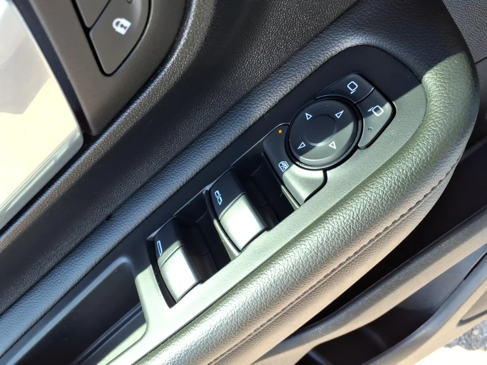 Used 2024 Sterling Metallic (gxd) GMC SLE image 16