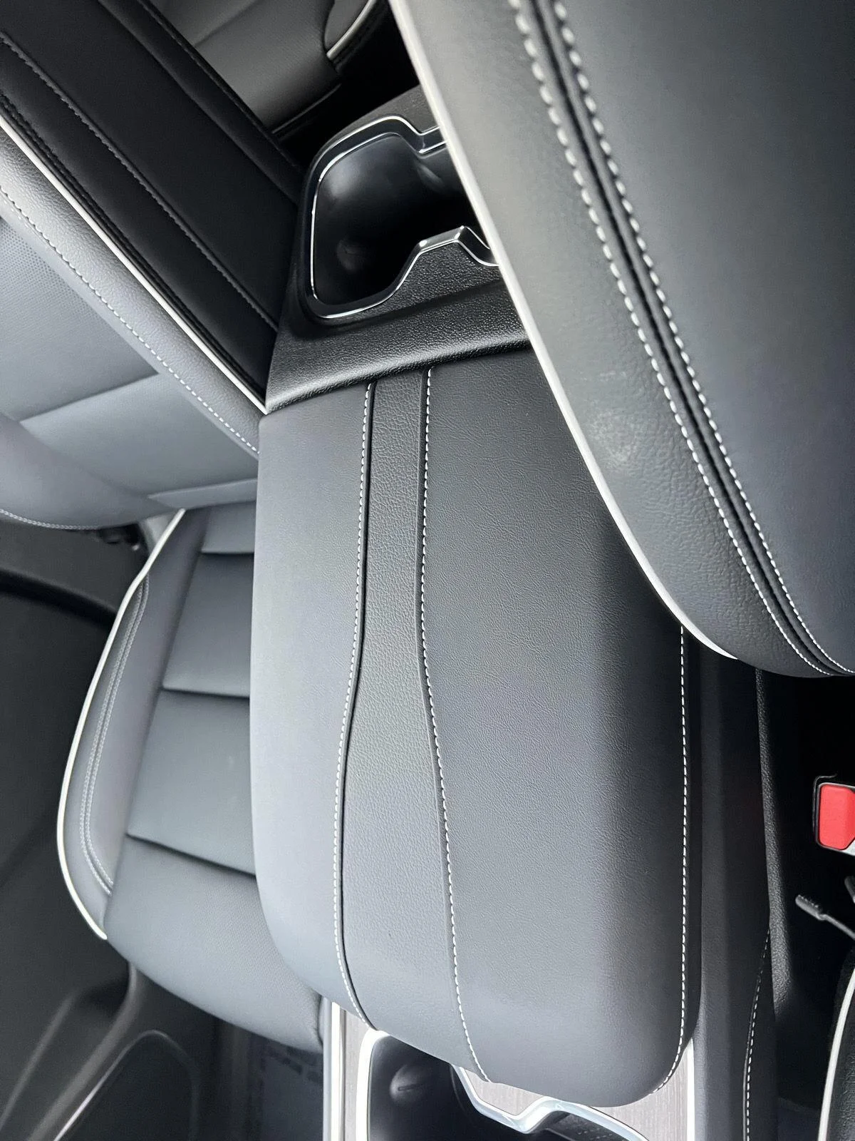 2027 GMC Acadia Denali - Photo 30