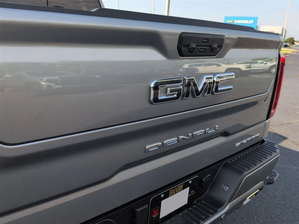 Used 2026 Sterling Metallic GMC Denali Ultimate image 33