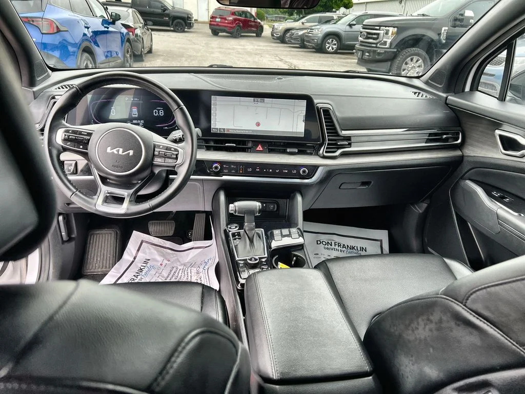 Used 2025 White Kia X-Line image 23