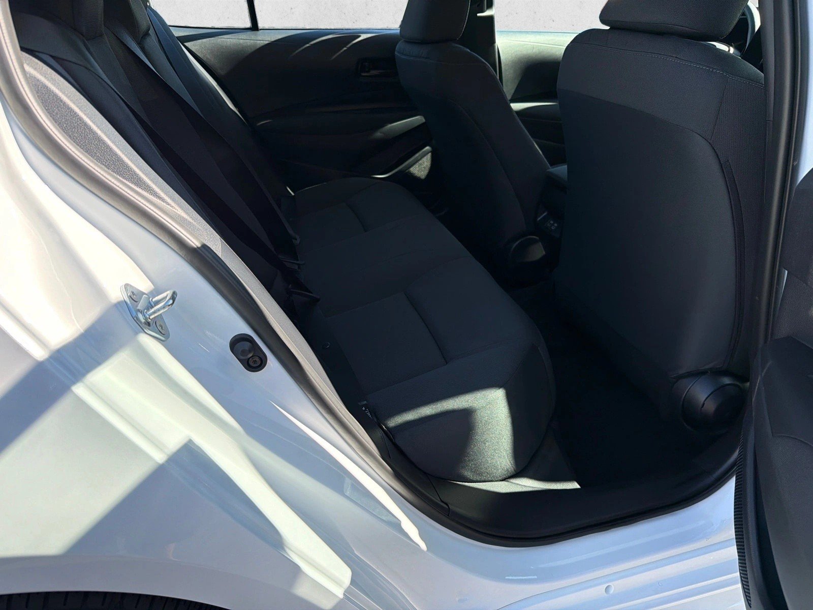 New 2027 Ice Cap Toyota LE image 15