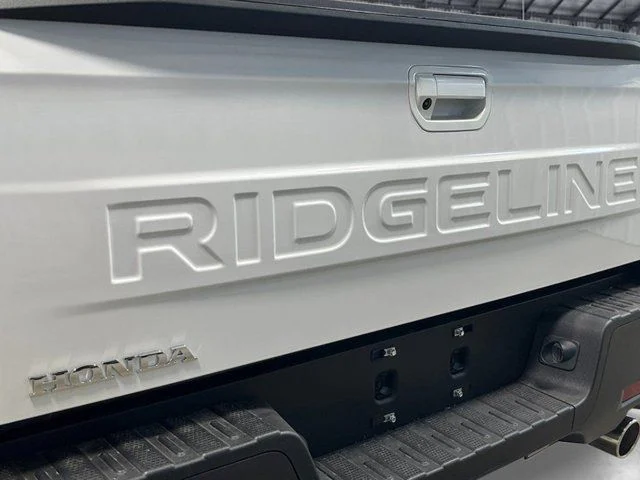 New 2026 Platinum White Pearl Honda RTL image 5
