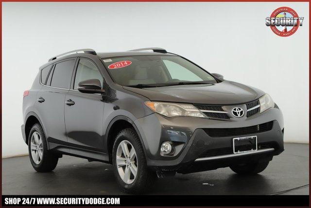 2014 Toyota RAV4 AWD 4dr XLE