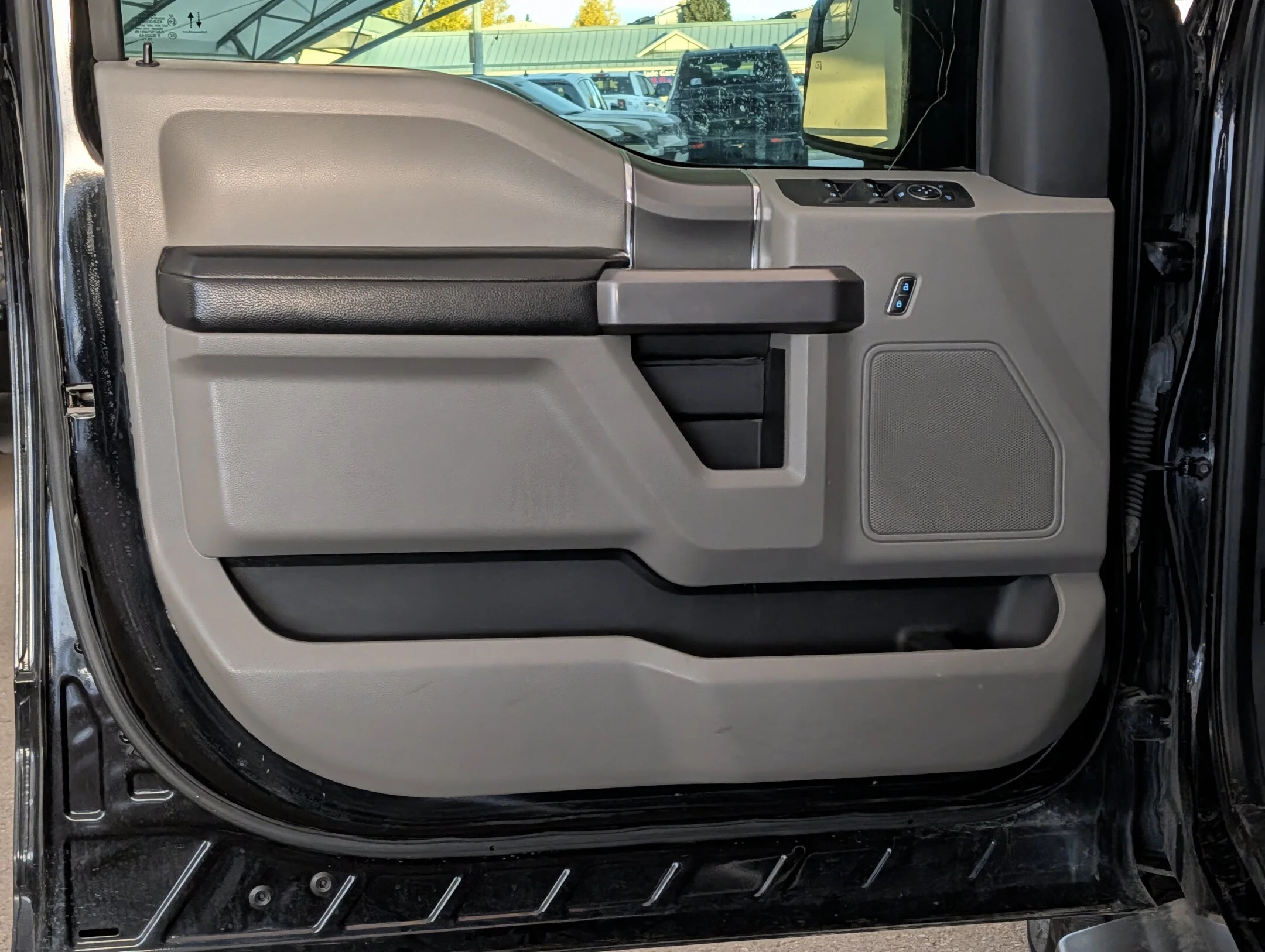 Used 2020 Black Ford XLT - 302A Pkg - 5.0L V-8 - Rear View Camera - XL 4WD SuperCrew 5.5 Box image 12