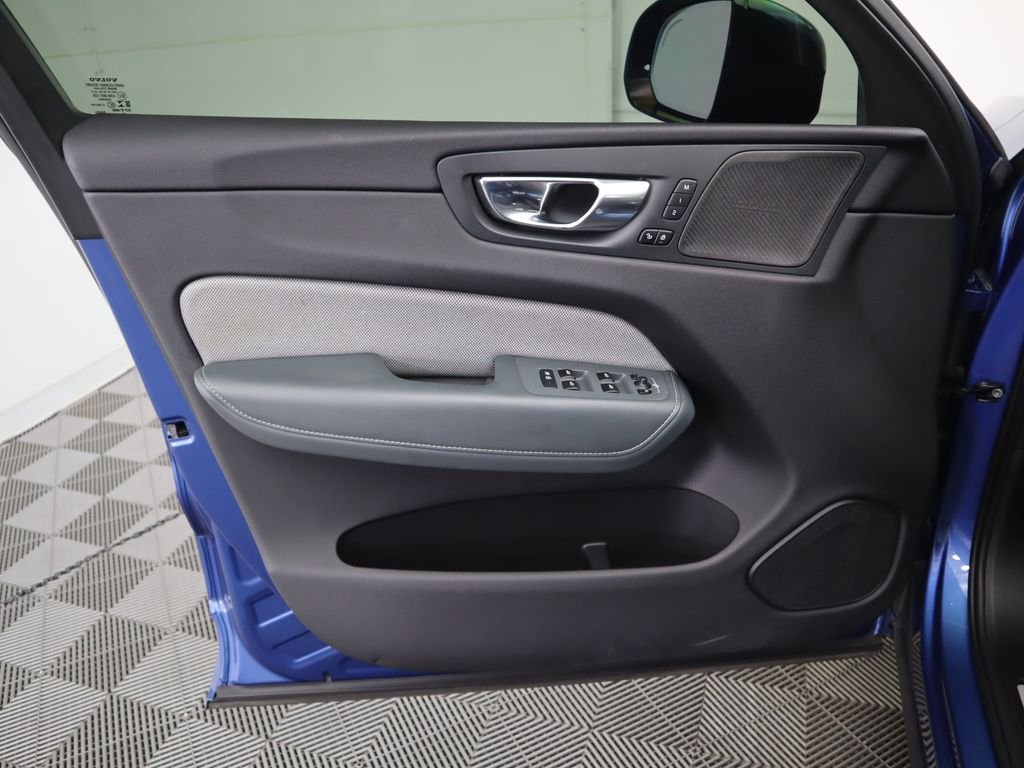 2021 Volvo XC60 R-Design - Photo 25