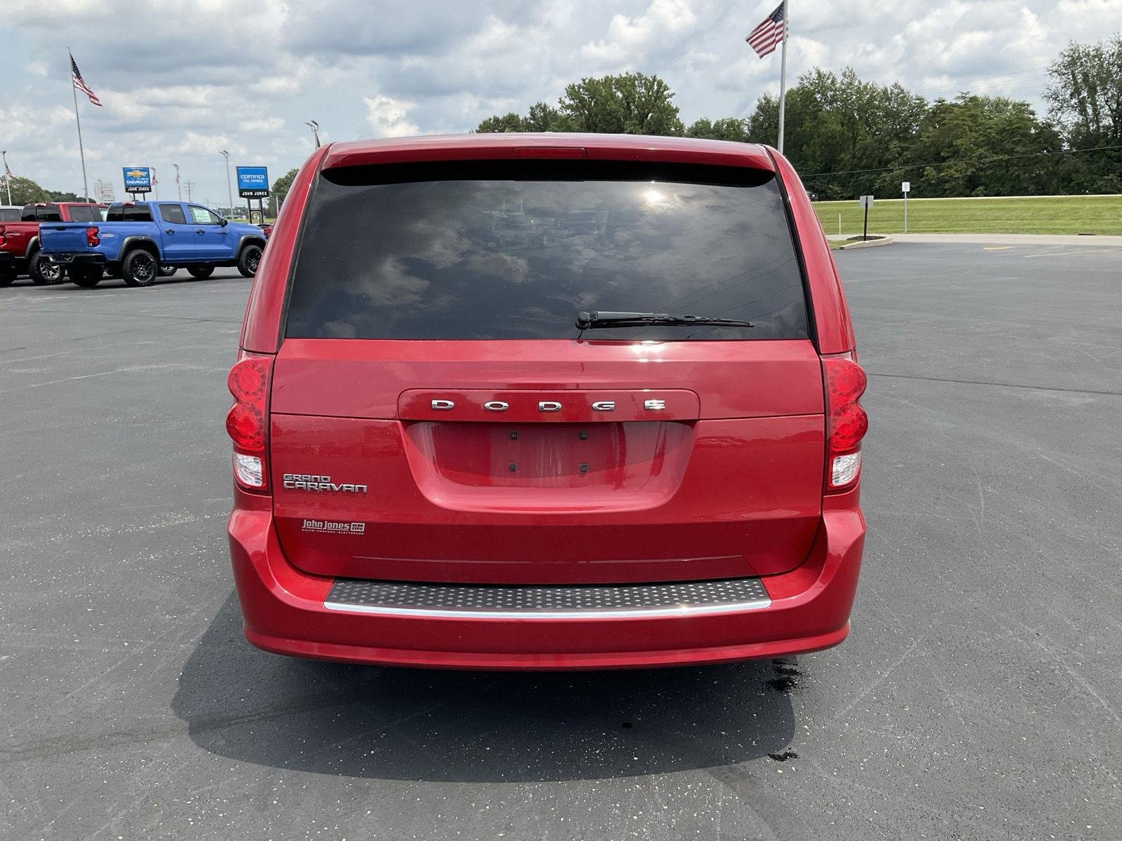 Used 2014 Redline 2 Coat Pearl Dodge SE image 7