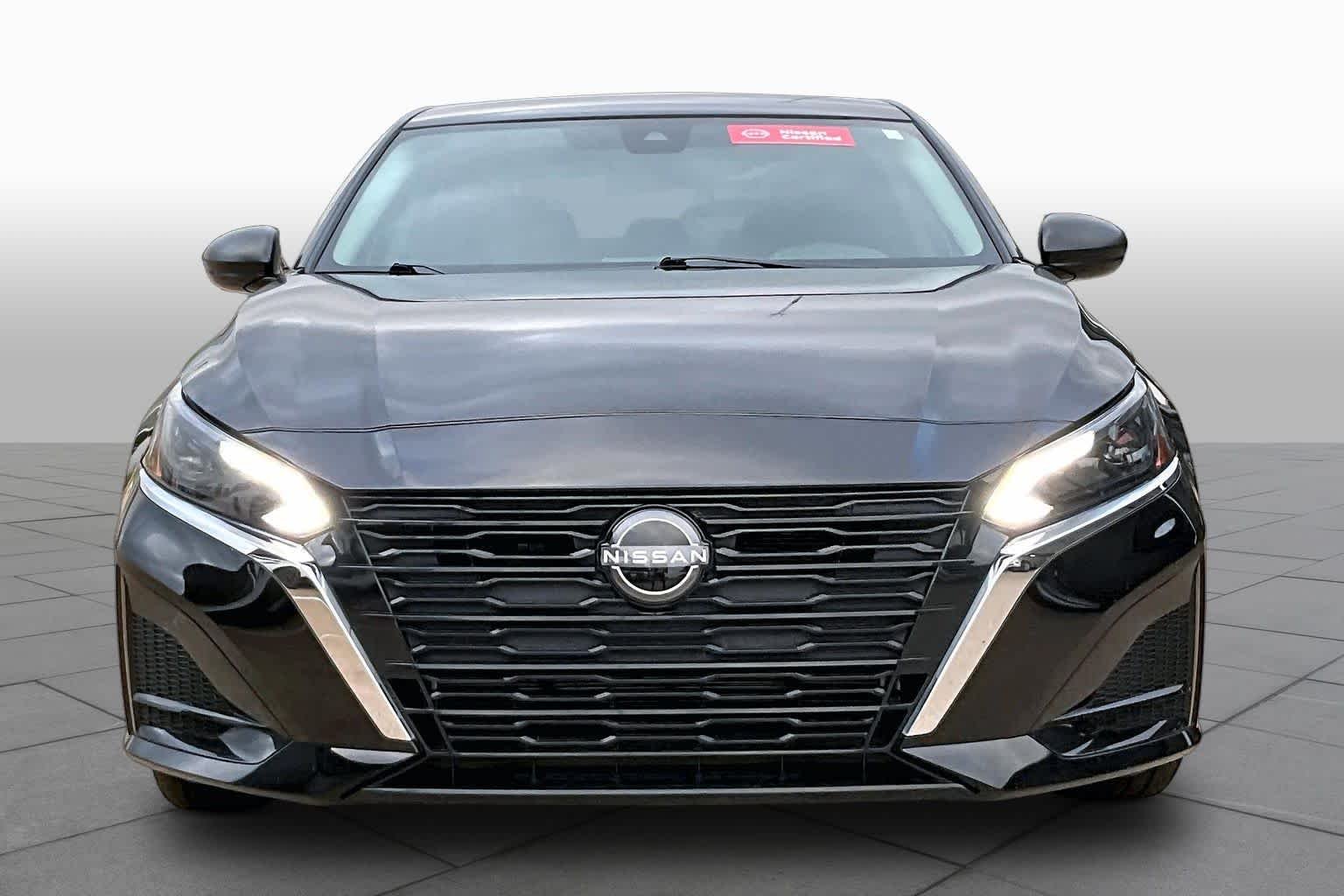 Used 2025 Super Black Nissan S image 4