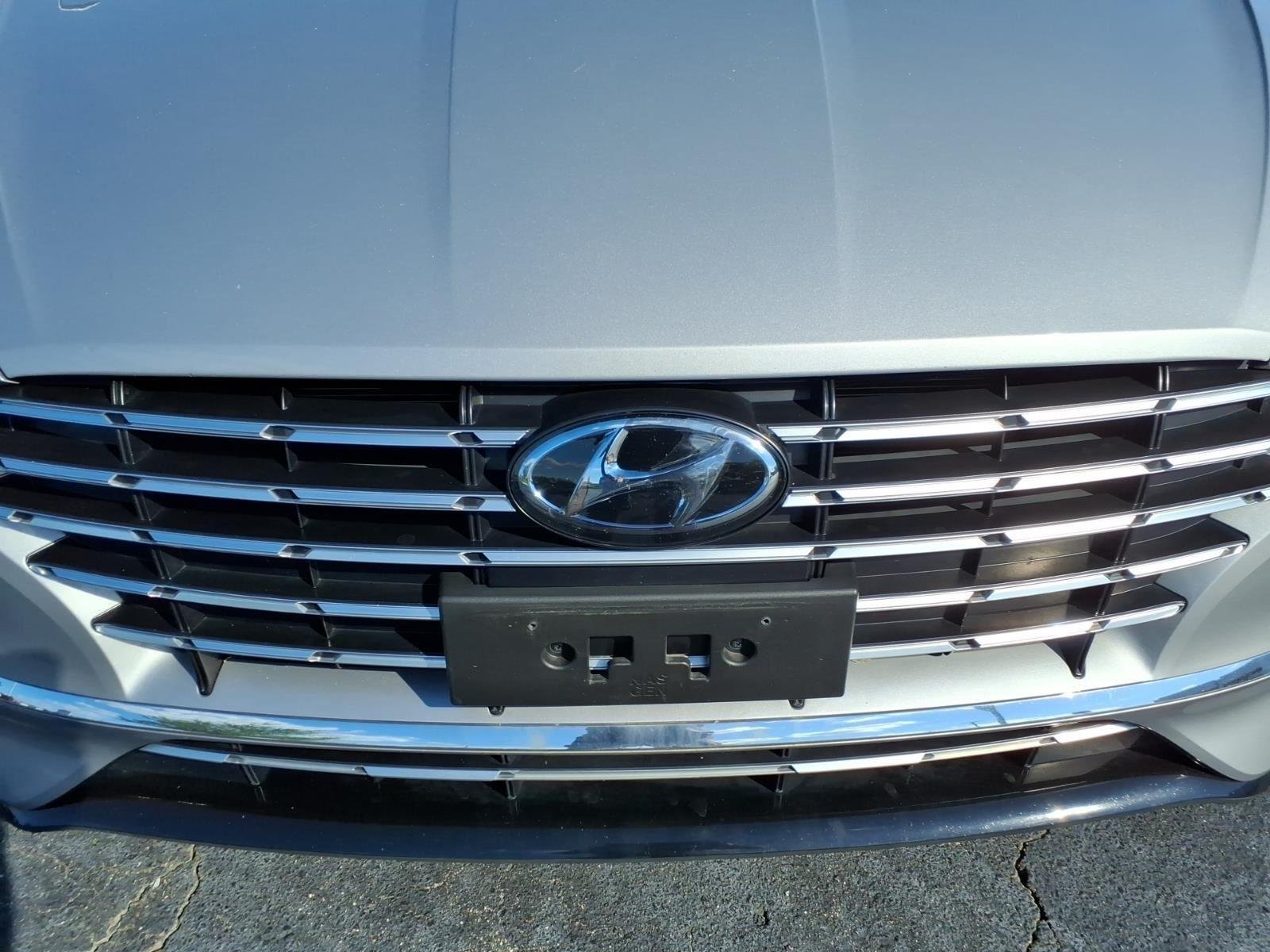 Used 2023 Curated Silver Hyundai SEL image 17