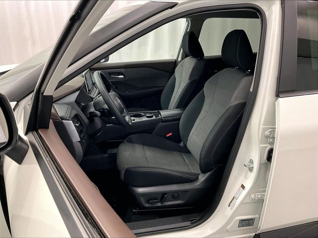 Used 2023 White Nissan SV image 10