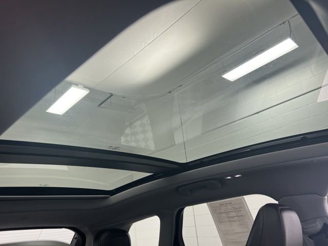 Used 2022 Silver Lincoln Reserve image 28