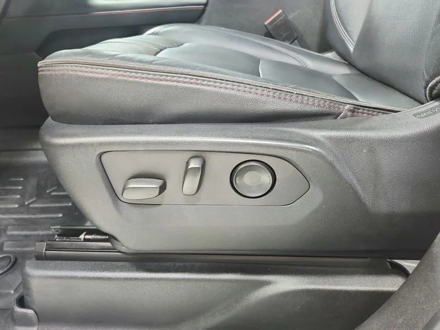 Used 2021 White Chevrolet RST image 20