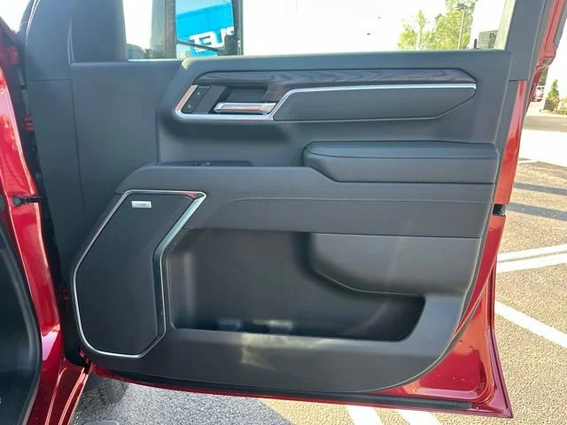 2026 GMC Sierra 2500HD SLT - Photo 9