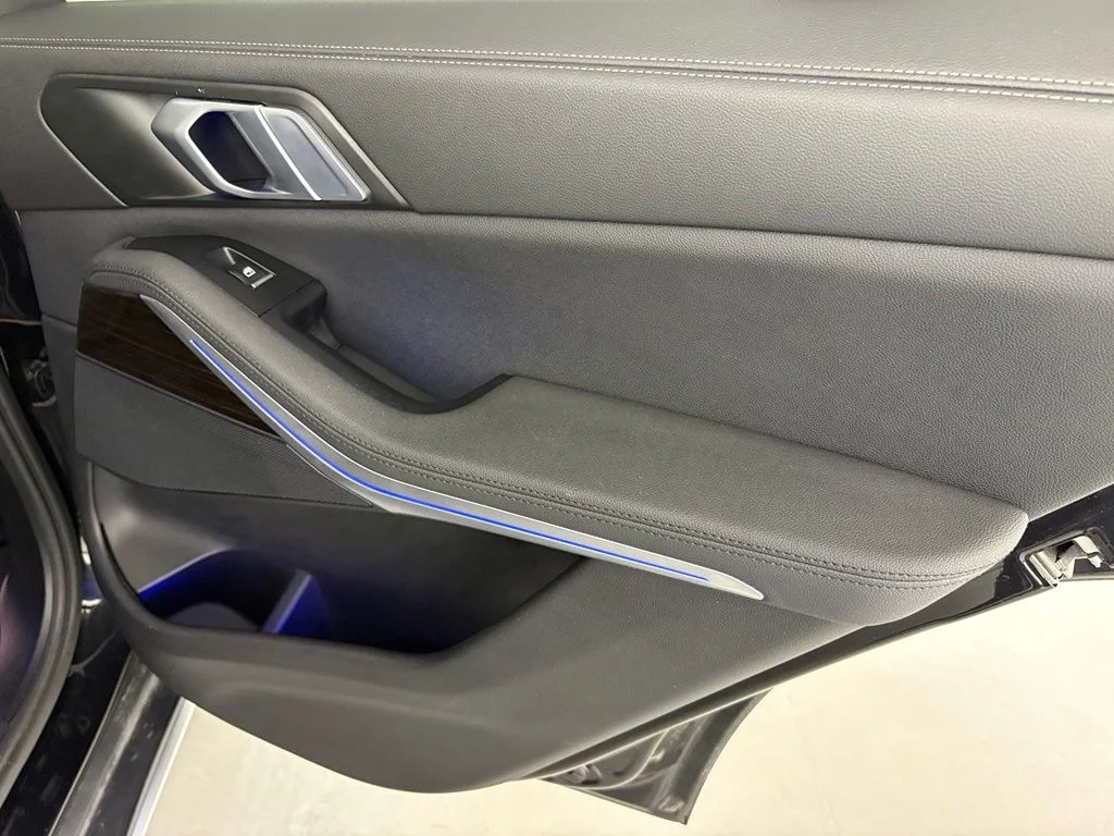 Used 2020 Black BMW sDrive40i image 40