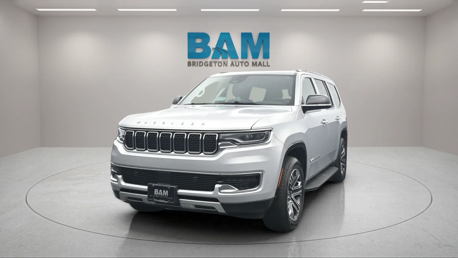 Used 2024 Silver Jeep Series II image 3
