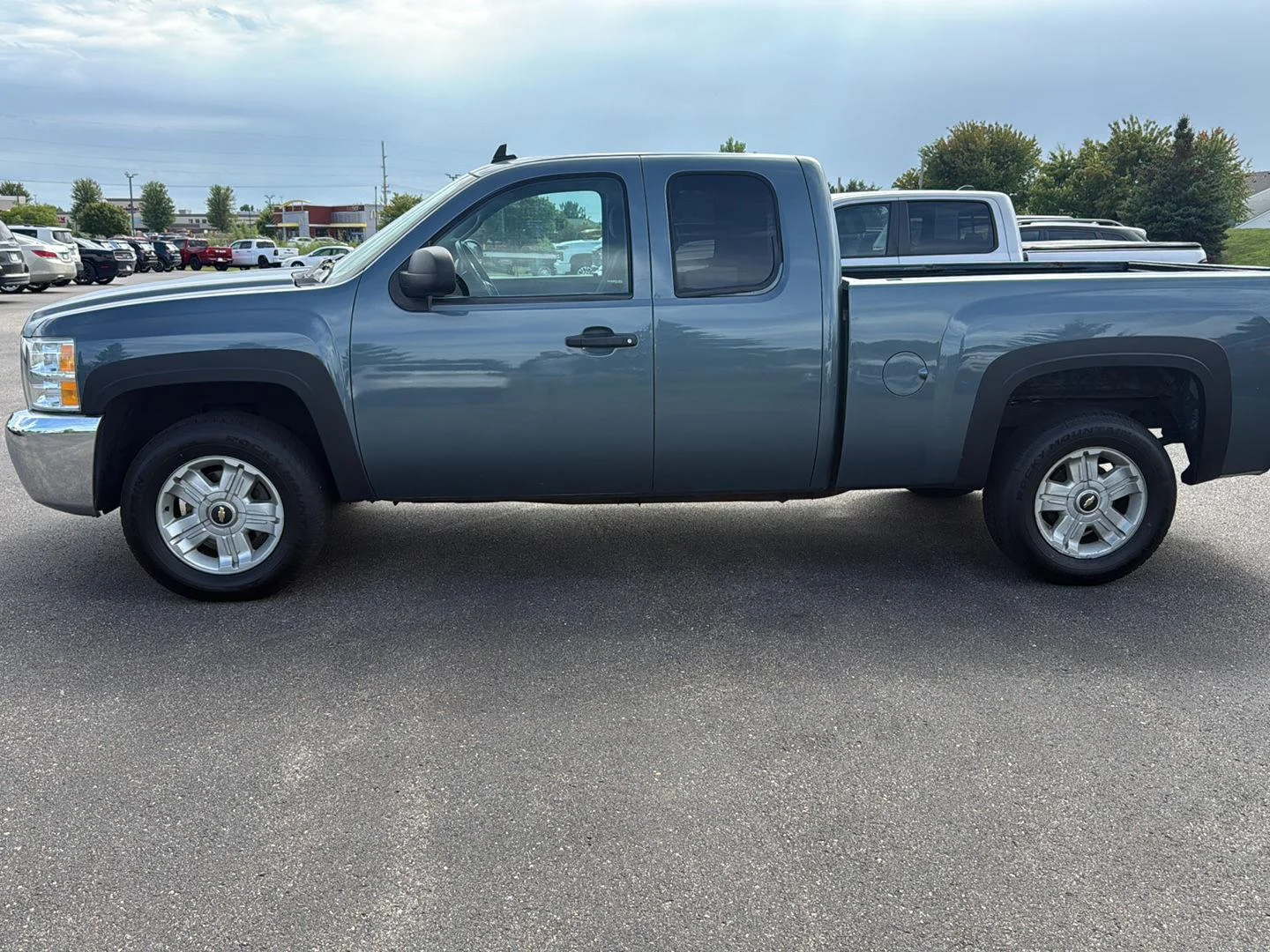 Used 2013 Blue Granite Metallic Chevrolet LT image 3