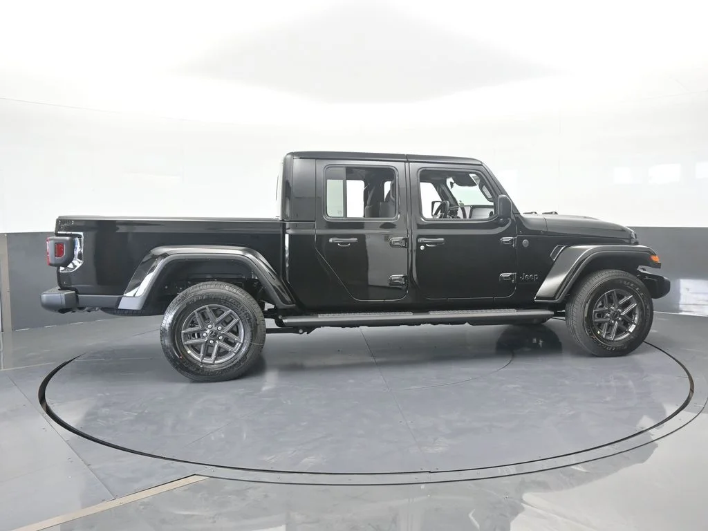 New 2026 Black Clear-Coat Exterior Paint Jeep Sport S image 7