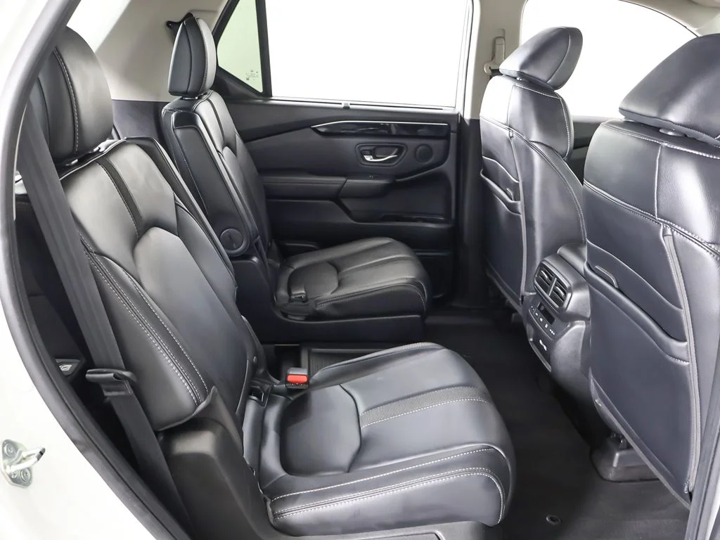 Used 2023 White Honda EX-L image 35