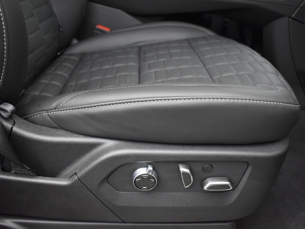 2025 CADILLAC ESCALADE - Image 36