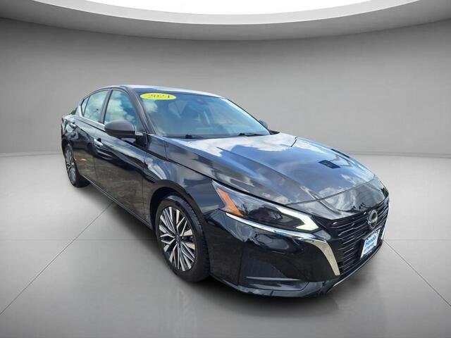 Used 2024 Super Black Nissan 2.5 SV image 7