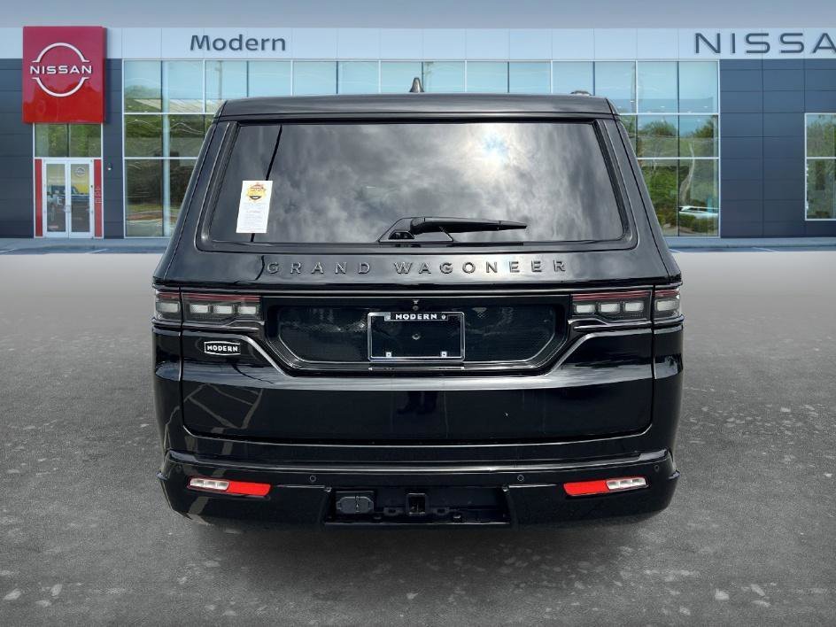 Used 2024 Diamond Black Crystal Pearlcoat Jeep Series II image 9