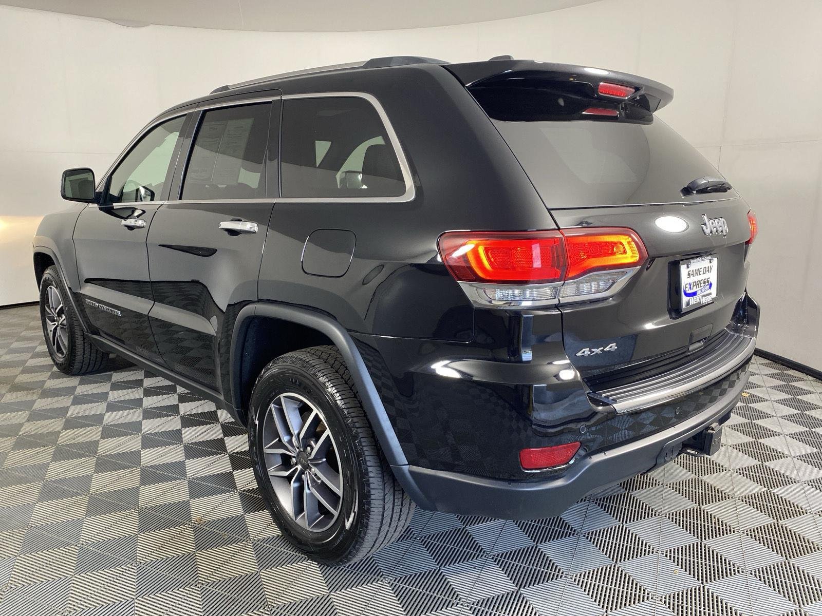 Used 2021 Diamond Black Crystal Pearlcoat Jeep Limited image 16