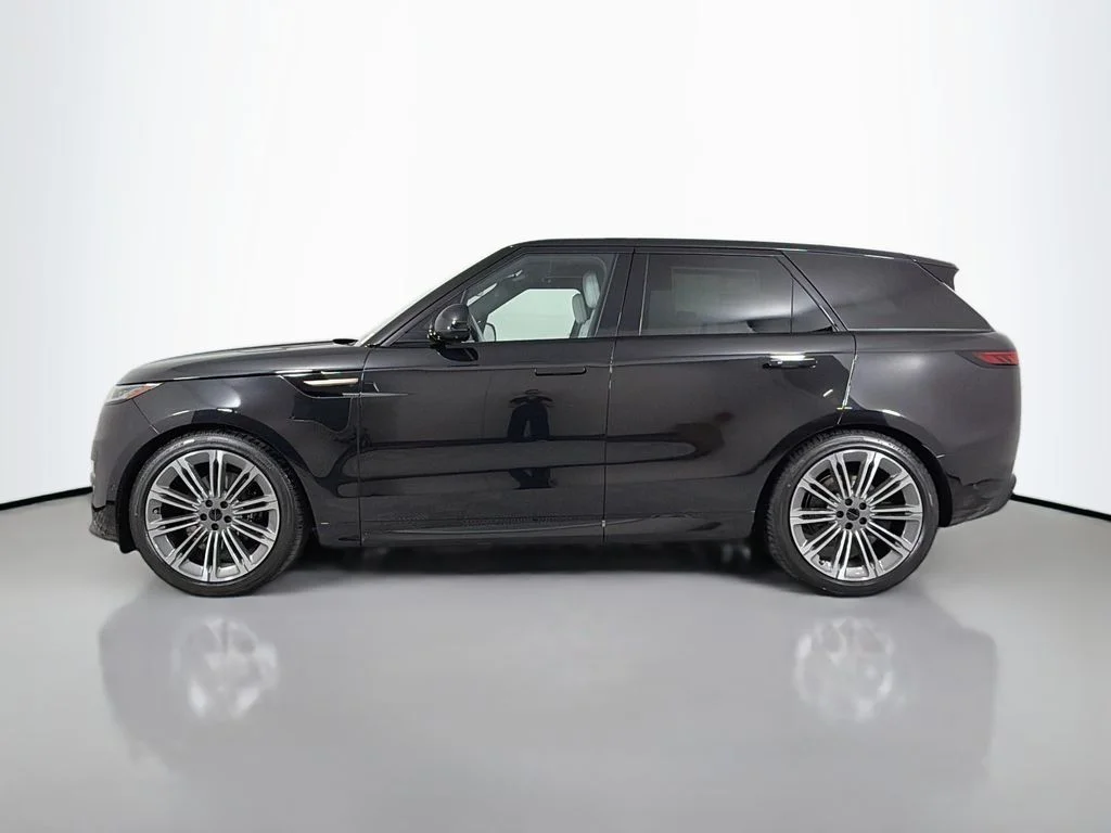 New 2026 Santorini Black Land Rover Dynamic SE image 8