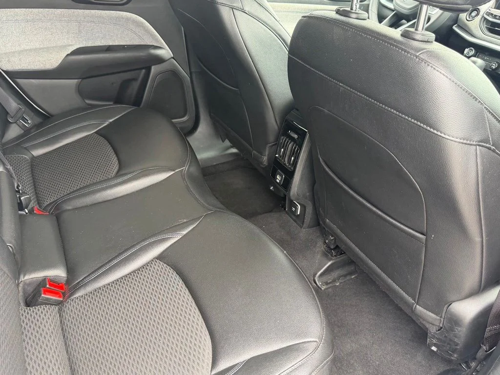 Used 2024 White Jeep Latitude image 48