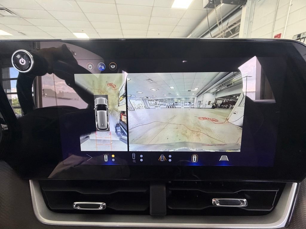 Used 2025 Cacti Green Chevrolet LT image 27