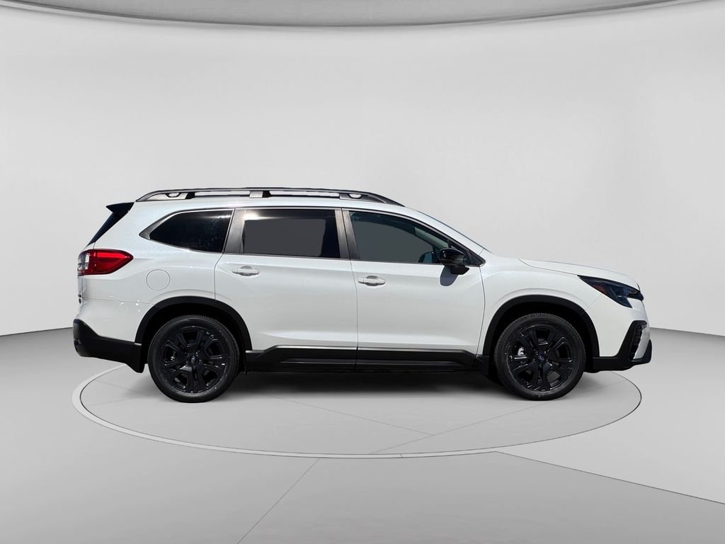 Used 2025 Crystal White Pearl Subaru Onyx Edition image 32