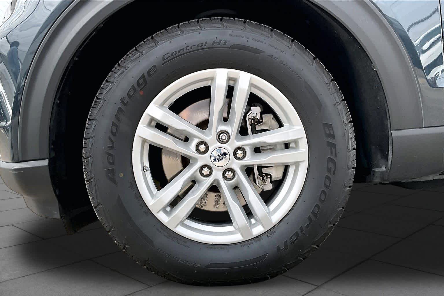 Used 2023 Stone Blue Metallic Ford XLT image 10