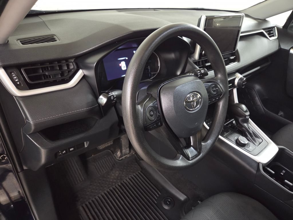 Used 2023  Toyota XLE image 18