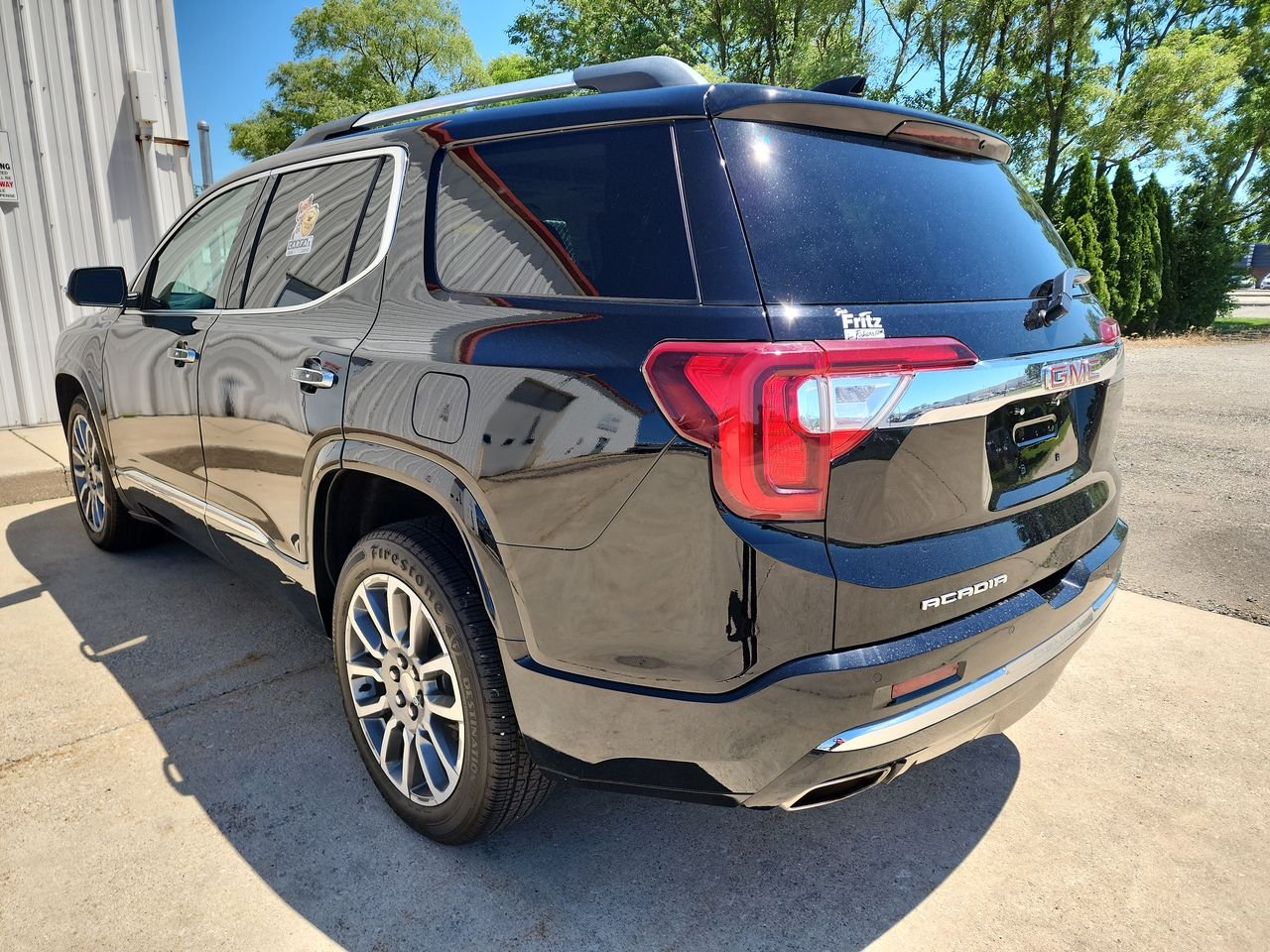 Used 2021 Summit White GMC Denali image 3