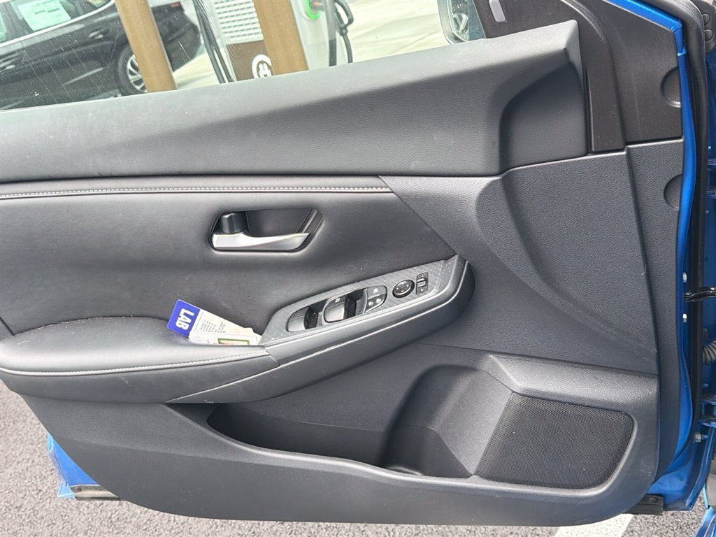 Used 2022 Blue Nissan SV image 4