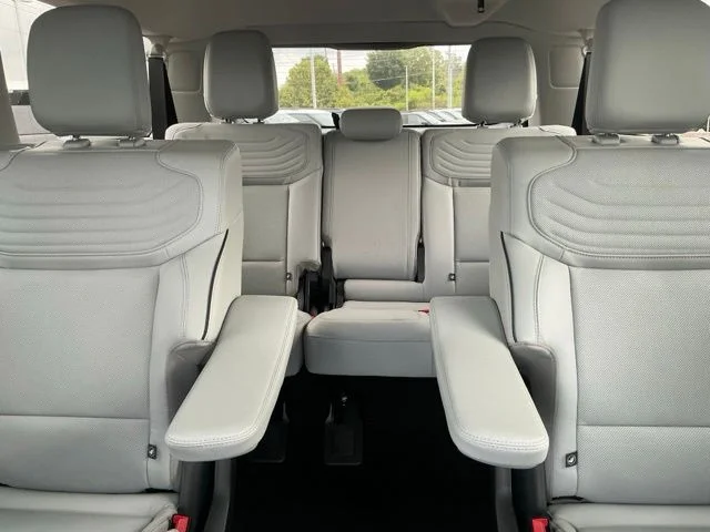 New 2026 Space Silver Metallic Ford MAX Platinum® image 51