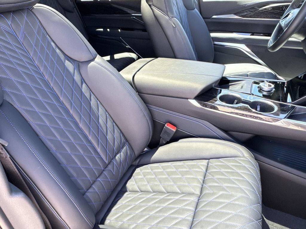 2026 Cadillac Escalade IQL Luxury - Photo 25
